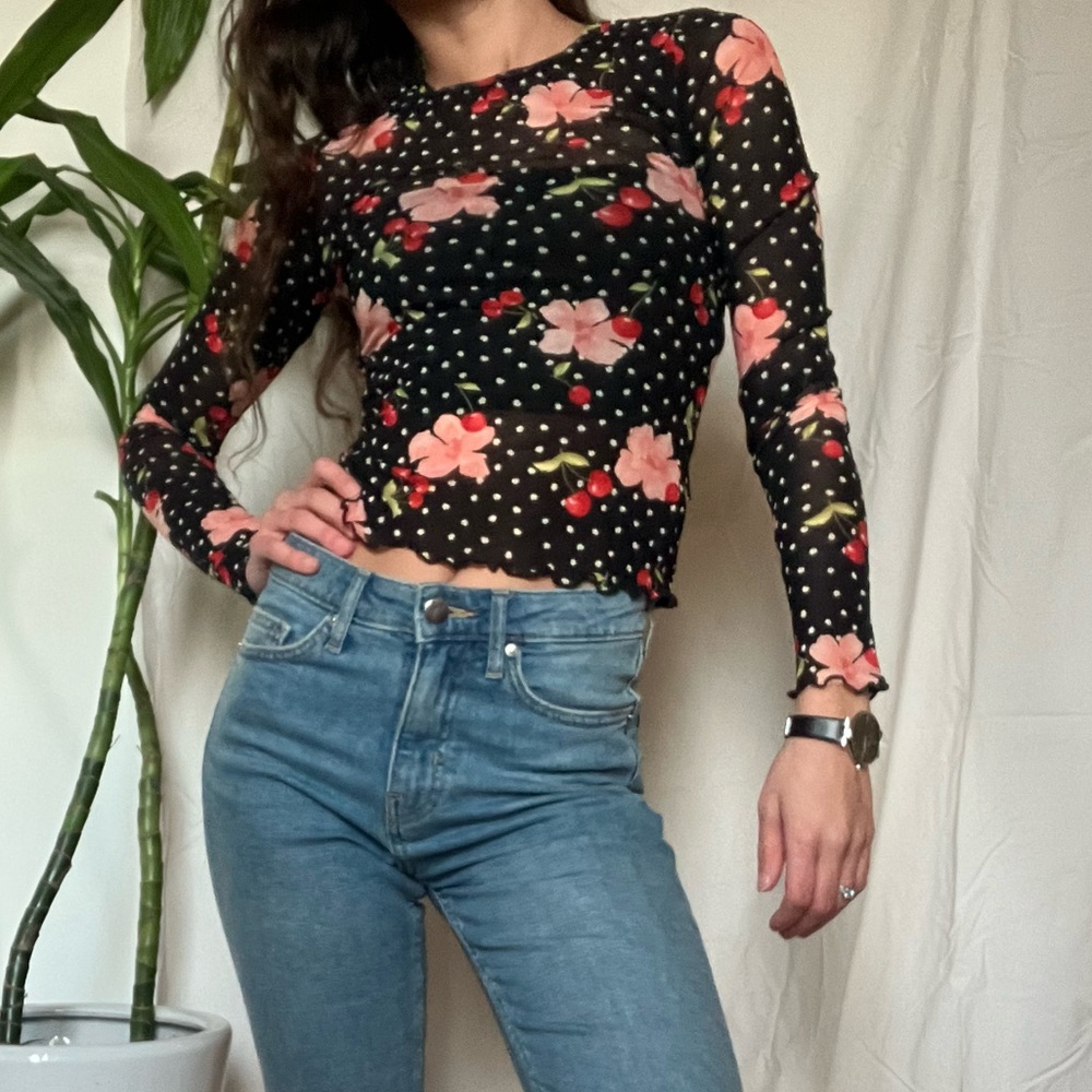 Never worn cute long sleeve top
